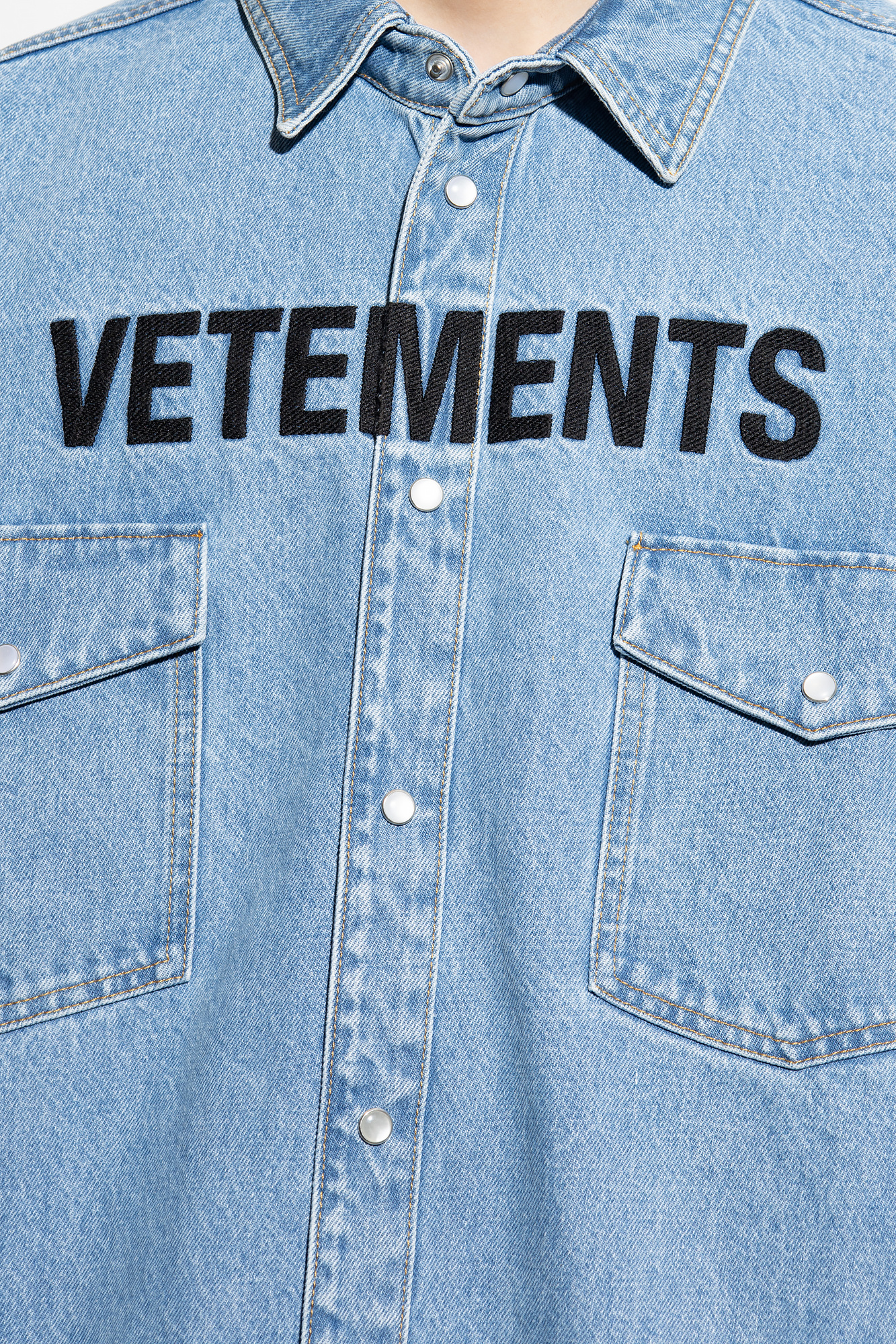 VETEMENTS Denim shirt with logo | Men's Clothing | Vitkac